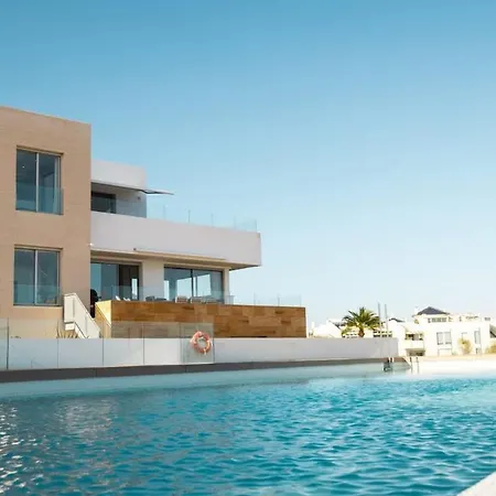 Villa Lovely With Uninterrupted Sea View *